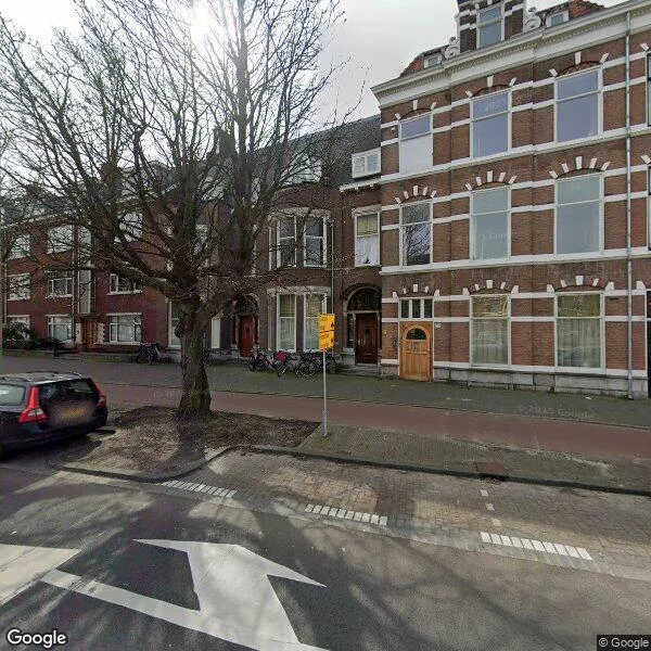 Straatbeeld van Koningin Emmakade 155A, 2518JL Den Haag
