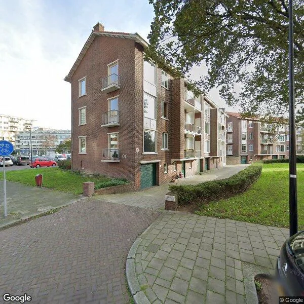 Straatbeeld van Koningin Julianalaan 376, 2274JV Voorburg