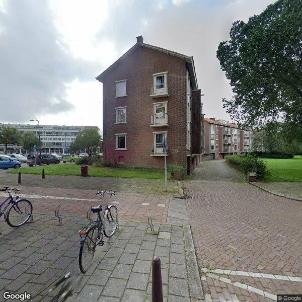 Straatbeeld van Koningin Julianalaan 382, 2274JV Voorburg