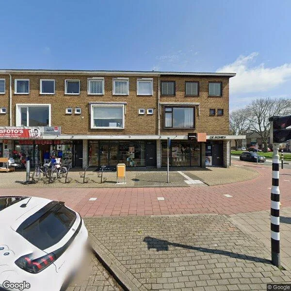 Straatbeeld van Koningin Wilhelminaplein 3, 2741EA Waddinxveen