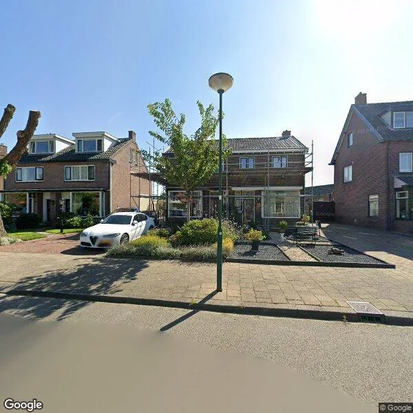 Straatbeeld van Koninginnelaan 34, 3905GH Veenendaal