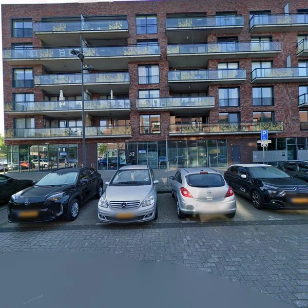 Straatbeeld van Koninginneplein 92, 3261AZ Oud-Beijerland