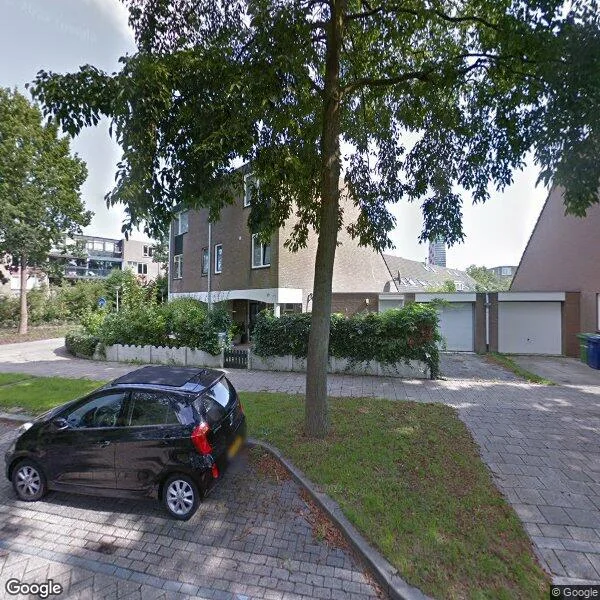 Straatbeeld van Koninginneweg 28, 1312AZ Almere