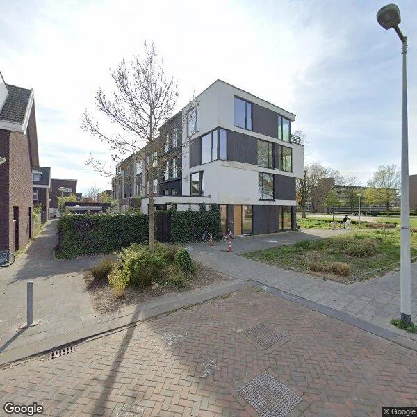 Straatbeeld van Koopvaardersplantsoen 37A, 1034KE Amsterdam