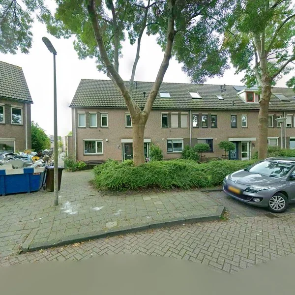Straatbeeld van Korenmolen 117, 2406KE Alphen aan den Rijn