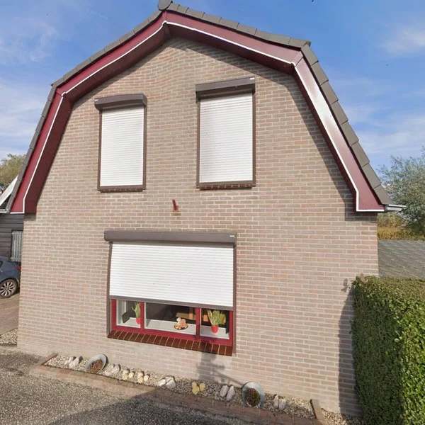 Straatbeeld van Kornsche Buitenkade 10, 4271LN Dussen