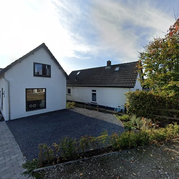 Straatbeeld van Kornsche Buitenkade 5, 4271LN Dussen