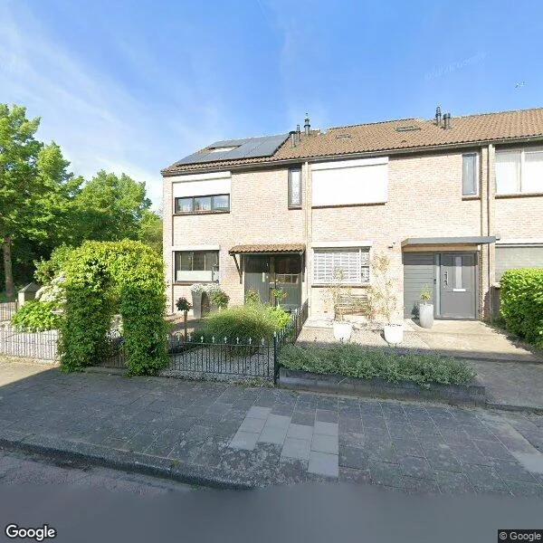 Straatbeeld van Kreekstraat 1, 3295GG 's-Gravendeel