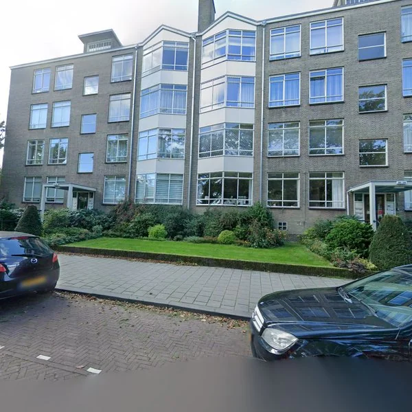 Straatbeeld van Laan van Clingendael 44, 2597CD Den Haag