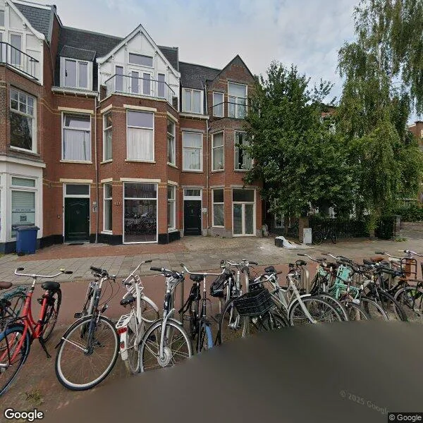 Straatbeeld van Laan van Meerdervoort 411, 2563AR Den Haag