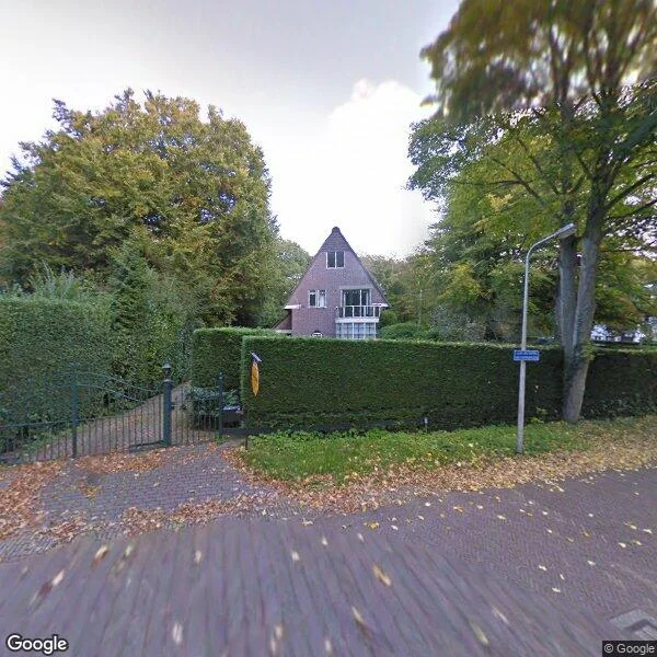 Straatbeeld van Laan van Rhemen van Rhemenshuizen 10, 2242PT Wassenaar