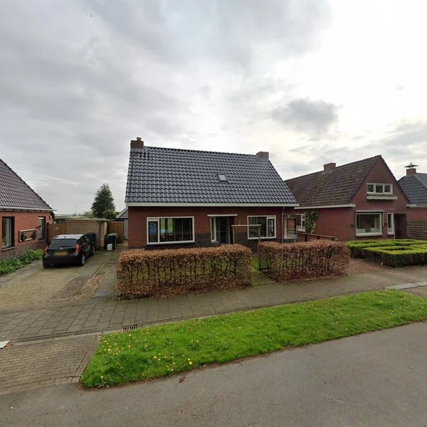 Straatbeeld van Lage Trijnweg 8, 9909TD Spijk
