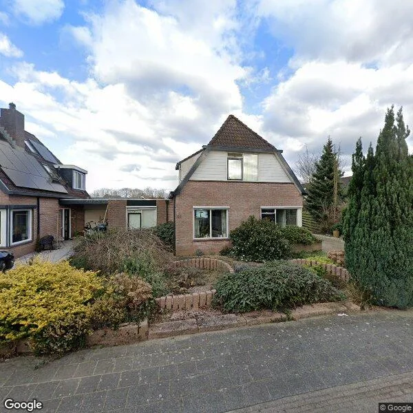Straatbeeld van Lage Weide 28, 8096VC Oldebroek