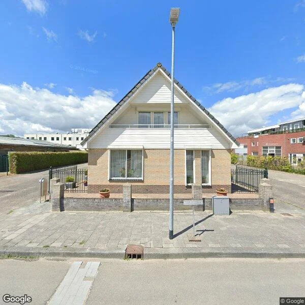 Straatbeeld van Lamsoor 8, 9738AL Groningen