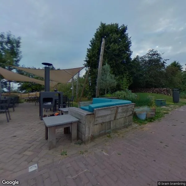 Straatbeeld van Lange Uitweg 42, 3999WL Tull en 't Waal