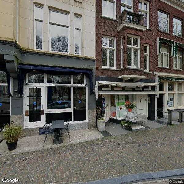 Straatbeeld van Lange Voorhout 45A, 2514EC Den Haag