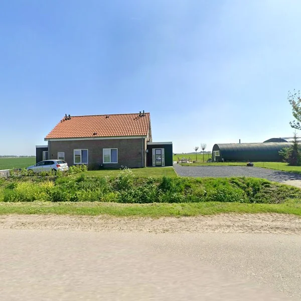 Straatbeeld van Langeweg 11, 3264LA Nieuw-Beijerland