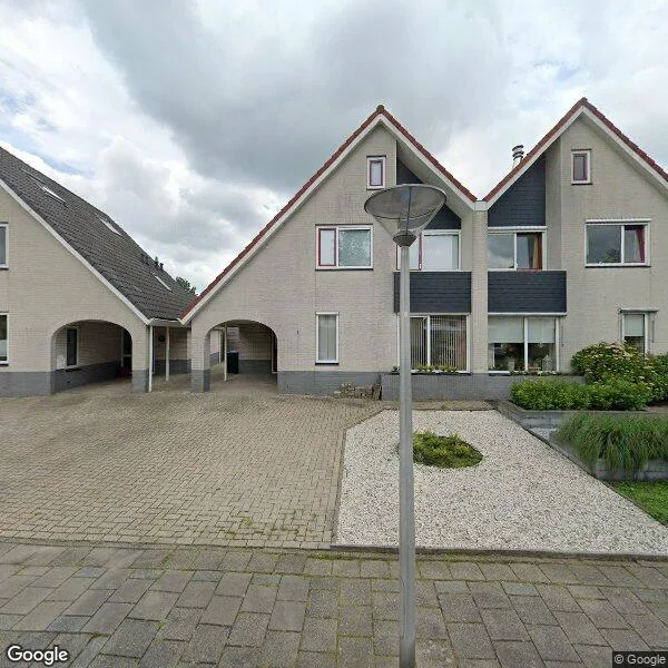 Straatbeeld van Lautastate 24, 8925HS Leeuwarden