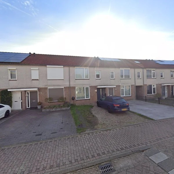 Straatbeeld van Ledeackerstraat 18, 5045ZG Tilburg