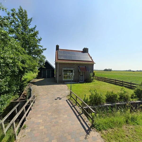 Straatbeeld van Leeuwarderweg 14, 8505AA Snikzwaag