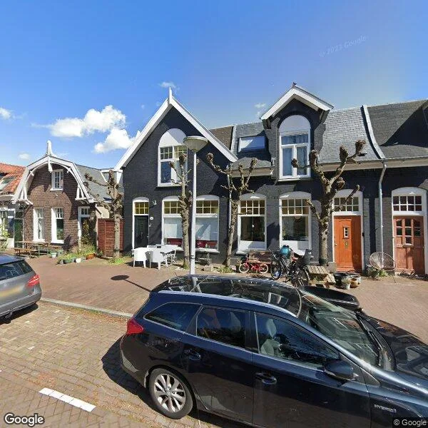 Straatbeeld van Leeuwarderweg 50, 1025RX Amsterdam