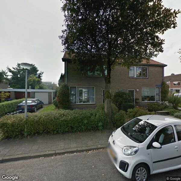 Straatbeeld van Lijsterbeslaan 10, 4233HW Ameide