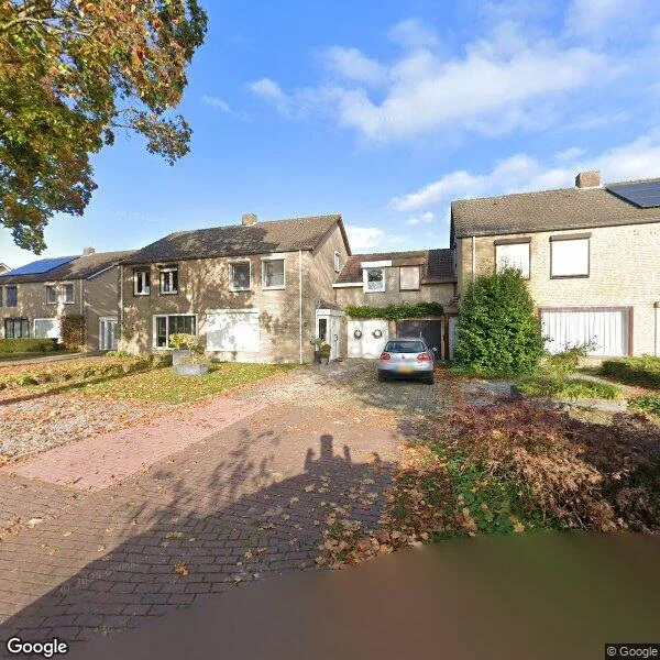 Straatbeeld van Lindenstraat 8, 6013RZ Hunsel
