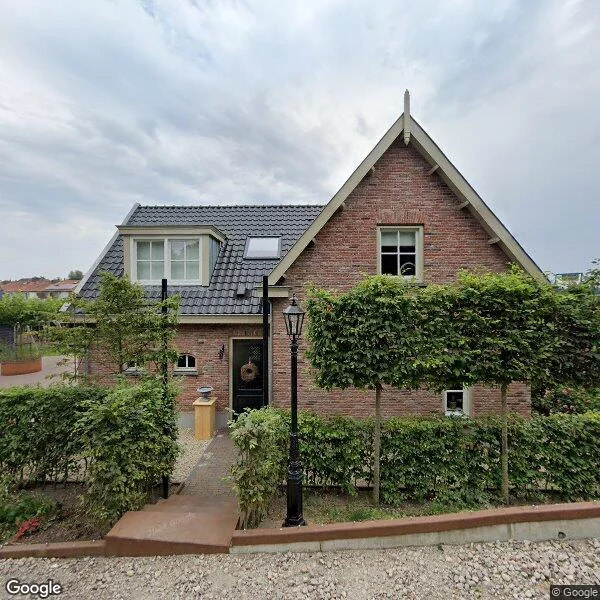 Straatbeeld van Lingedijk 211, 4163LK Oosterwijk