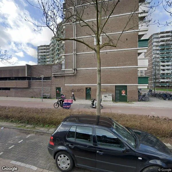 Straatbeeld van Loenermark 227, 1025SW Amsterdam