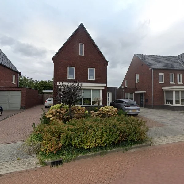 Straatbeeld van Loenhofstraat 10, 5981SZ Panningen