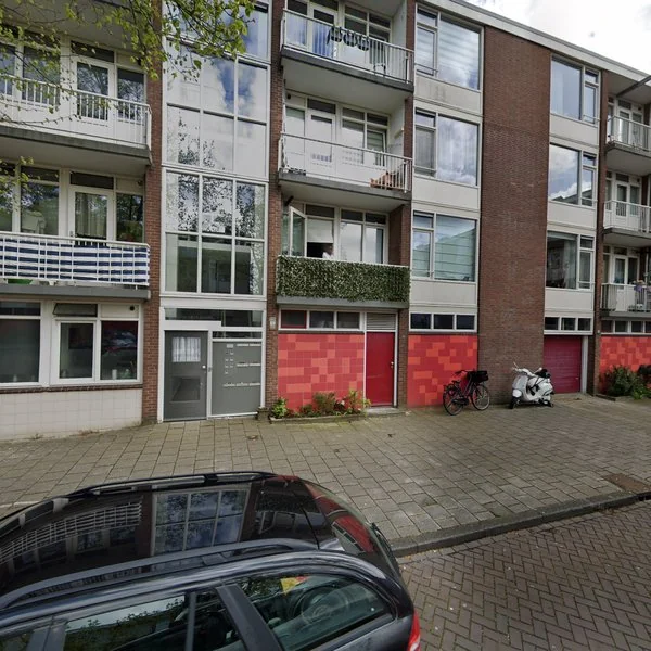 Straatbeeld van Loevestein 131, 1082XE Amsterdam