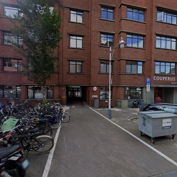 Straatbeeld van Louis Couperusplein 2G, 2514HP Den Haag