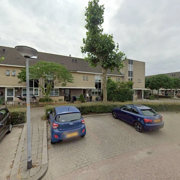 Straatbeeld van Louis Davidsstraat 27, 1311KX Almere
