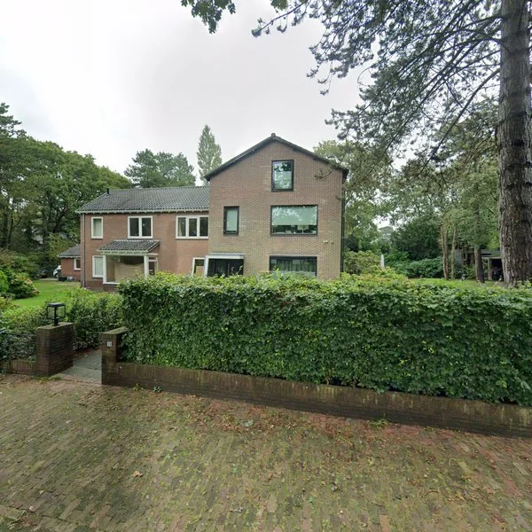 Straatbeeld van Louise de Colignylaan 19, 2082BM Santpoort-Zuid