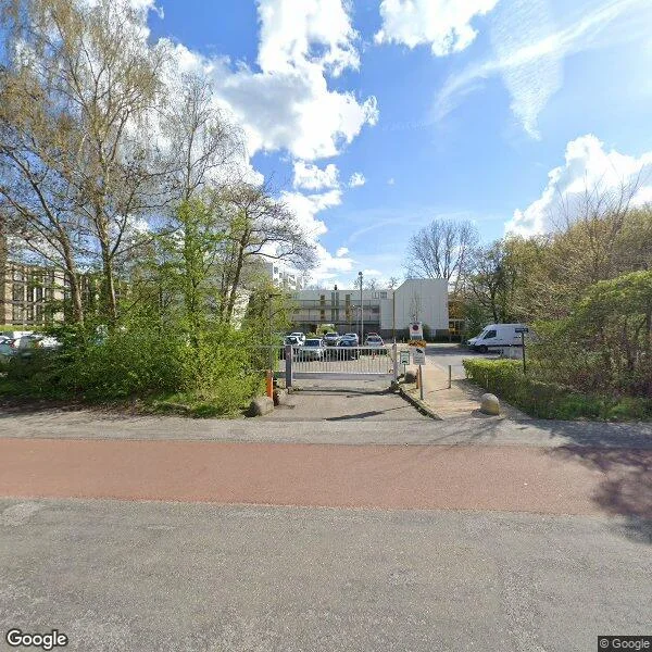 Straatbeeld van Louweshoek 305, 1066DV Amsterdam