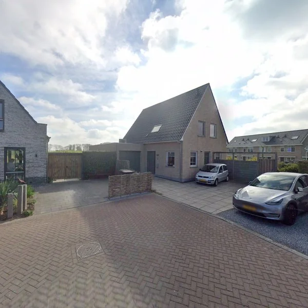 Straatbeeld van Louwtjes Kaa 14, 3235DC Rockanje