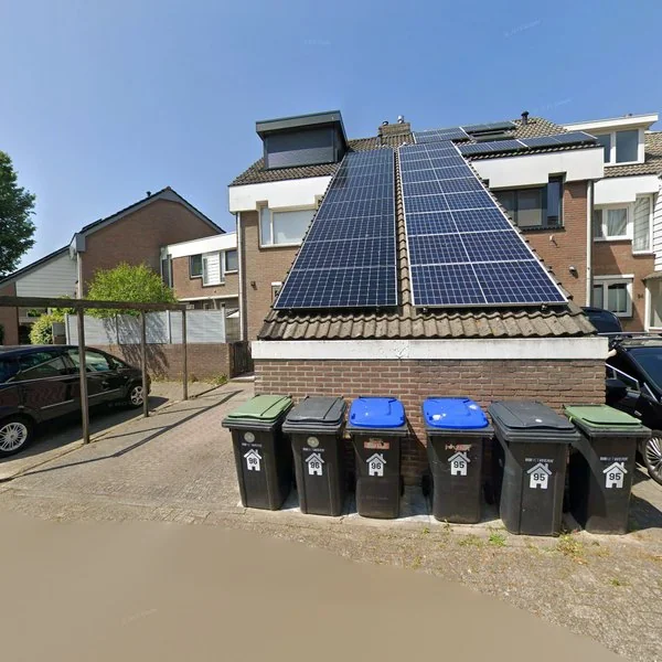 Straatbeeld van Luchtenburg 96, 3328AP Dordrecht