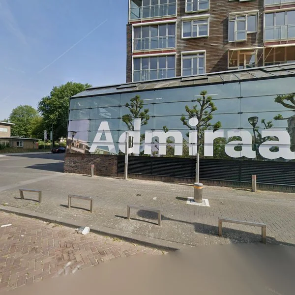 Straatbeeld van Maarten Harpertsz. Trompweg 104, 3317BT Dordrecht