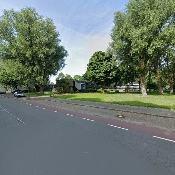 Straatbeeld van Maarten Harpertsz. Trompweg 243, 3317NE Dordrecht