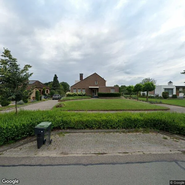 Straatbeeld van Maasbrachterweg 83, 6101XV Echt