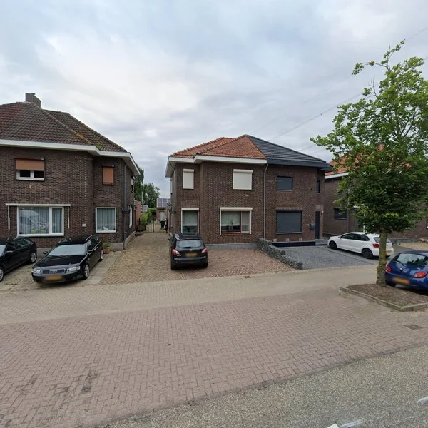 Straatbeeld van Maasbrachterweg 92, 6101XZ Echt