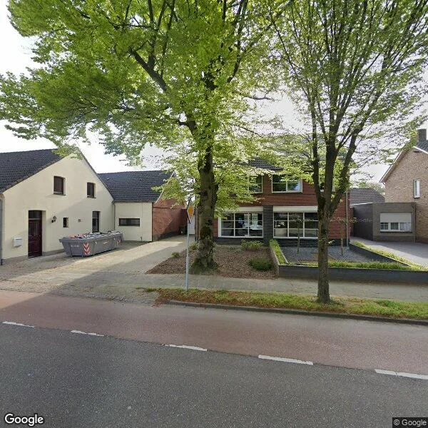 Straatbeeld van Maaseikerweg 109, 6005AC Weert