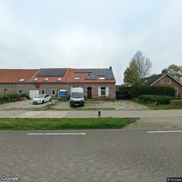 Straatbeeld van Maaseikerweg 222, 6006AD Weert