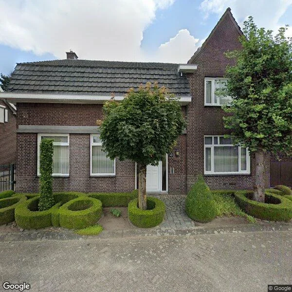 Straatbeeld van Maaseikerweg 251, 6005RA Weert