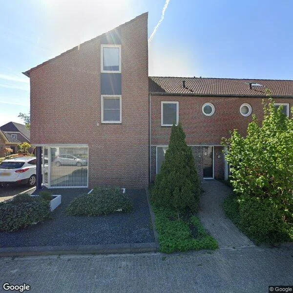Straatbeeld van Maasland 17, 5133CN Riel