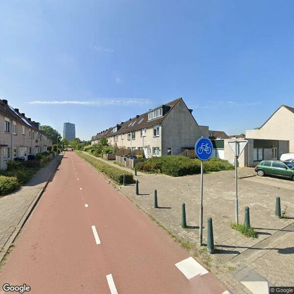Straatbeeld van Maaspad 24, 1316EC Almere