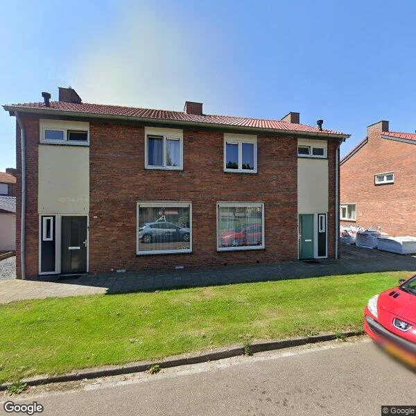 Straatbeeld van Margrietlaan 28, 6061BG Posterholt