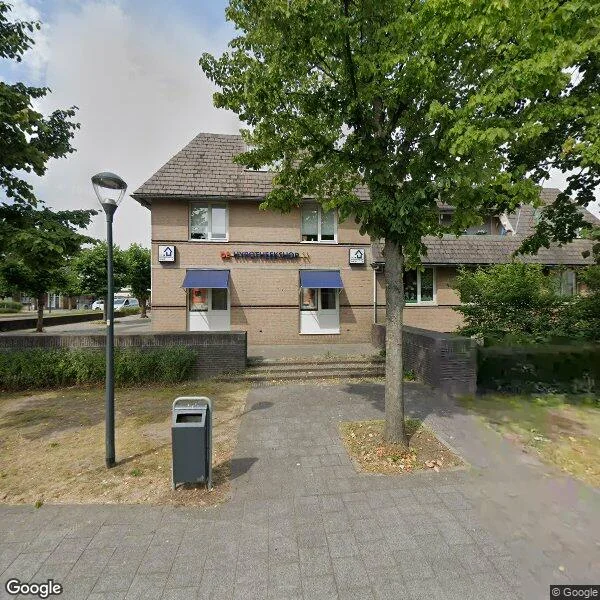 Straatbeeld van Markt 30, 4841AC Prinsenbeek