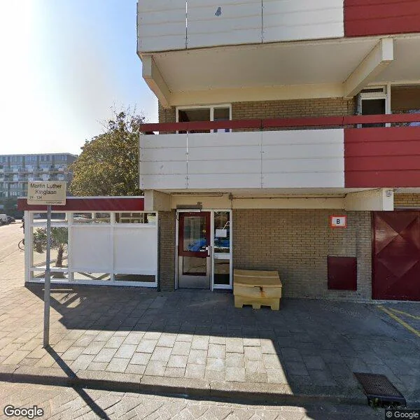 Straatbeeld van Martin Luther Kinglaan 44, 1111LH Diemen