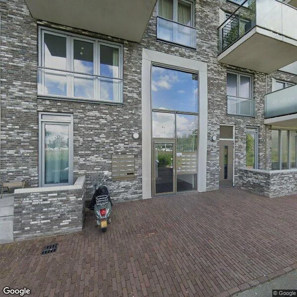 Straatbeeld van Mary van der Sluisstraat 104, 1095ME Amsterdam